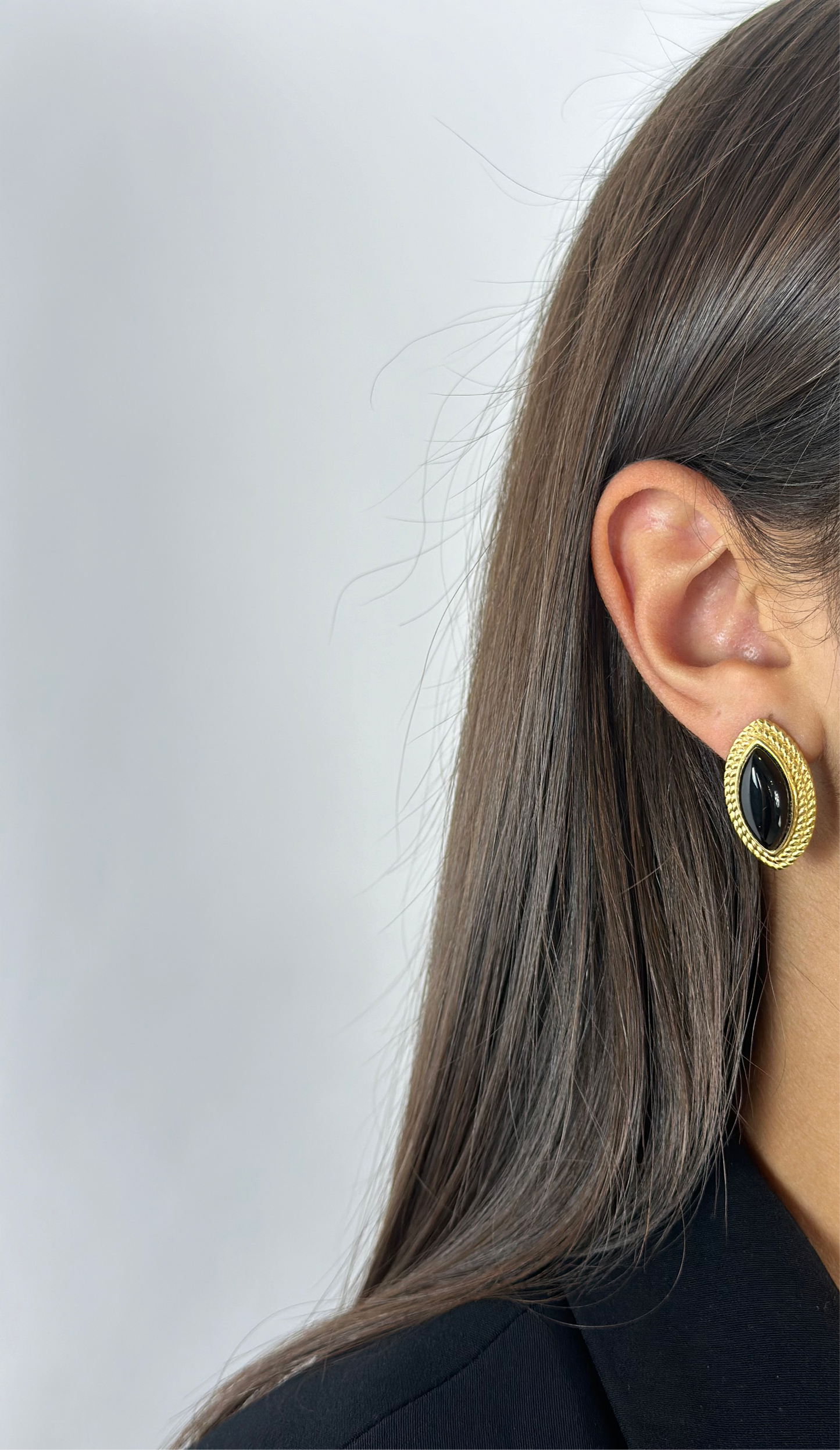 Vintage Noir Oval Studs